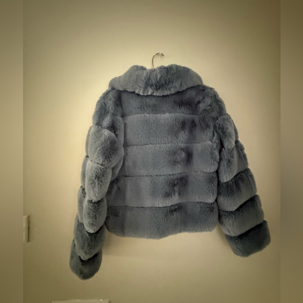 BCBGMaxAzria Vegan Teddy Luxury Scandi Girl Coat Jacket Misty Blue size M - Picture 5 of 8